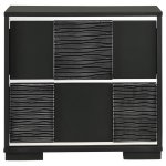 Blacktoft 5-piece Queen Bedroom Set Black